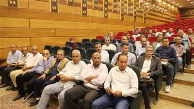 محافظة المنيا تتابع سير العمل بالمراكز التكنولوجية 