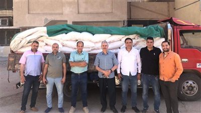 ضبط أسمدة زراعية وسلع غذائية منتهية الصلاحية بالفيوم 