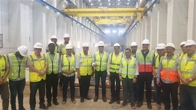 وزير الإسكان يتفقد سير العمل بمشروع سد ومحطة 