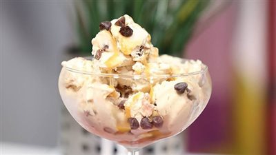 تغلبي على حر الصيف وحضري آيس كريم التوفي بحبيبات الشوكولاتة