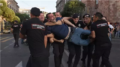 شرطة أرمينيا: توقيف 151 متظاهرا لقطعهم طرق احتجاجا على نقل أراض لأذربيدجان