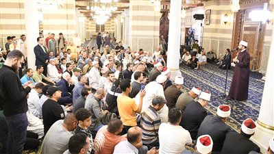 بعد إعادة افتتاحه.. انعقاد ندوة الأسبوع بمسجد السيدة زينب