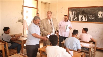 وكيل تعليم بنى سويف يتابع سير امتحانات صفوف النقل للعام 