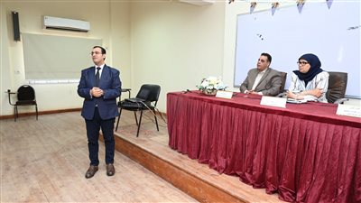 مدونة سلوك وأخلاقيات الوظيفة العامة..ورشة عمل  بكلية الألسن فى الفيوم 