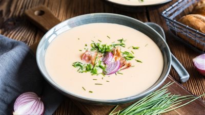 على خطى المطاعم| طريقة عمل شوربة الخضار بالجبن 