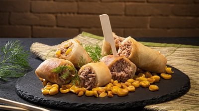 طريقة تحضير رول بحشو التونة.. سناك سريع ومقرمش