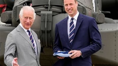 الملك تشارلز الثالث ينقل إحدى رتبه العسكرية للأمير وليام
