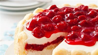 حضريها في المنزل.. طريقة عمل كيكة الكرز بالكريمة اللذيذة