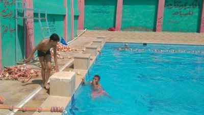  فحص إجراءات الأمن والسلامة بحمامات السباحة في القليوبية