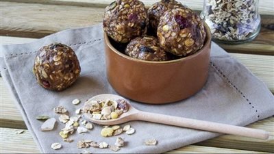 تمدك بالطاقة| طريقة تحضير كرات الطاقة بالفول السوداني وجوز الهند