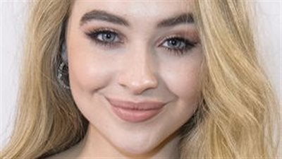 سابرينا كاربنتر تحتفل بعيد ميلادها بطريقة كوميدية.. وليوناردو ديكابريو يتدخل