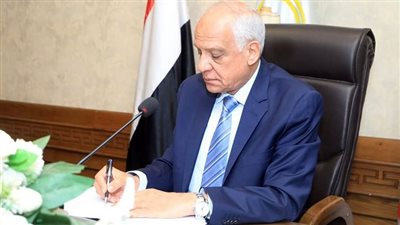 محافظ الجيزة يعتمد المخططات التفصيلية لمدينة البدرشين وقرية القصر بالواحات البحرية