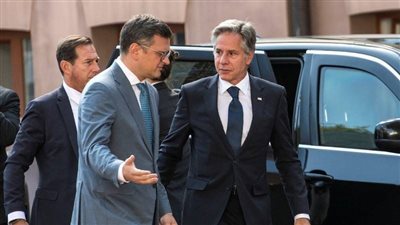 وزير خارجية أمريكا يصل إلى أوكرانيا في زيارة غير معلنة