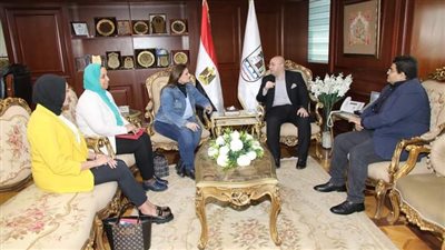 محافظ بني سويف يستقبل السفيرة سُها الجندي وزيرة الهجرة 