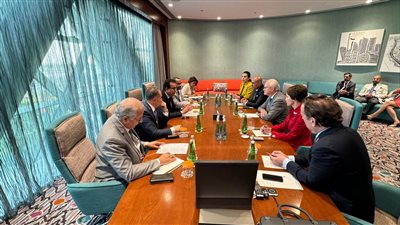 وزير الصحة يبحث مع أسترازينيكا التعاون في دعم مهارات الفرق الطبية