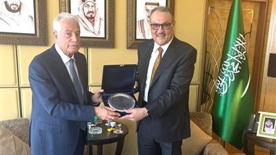 محافظ جنوب سيناء يلتقى السفير السعودى لمناقشة التنسيق في مجال السياحة