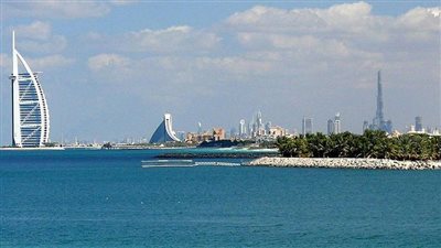 سحب ركامية ورياح خفيفة.. تفاصيل حالة طقس الإمارات اليوم 