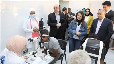 محافظ بني سويف ووزيرة الهجرة يتفقدان أنشطة المركز المصري الألماني للوظائف والهجرة 