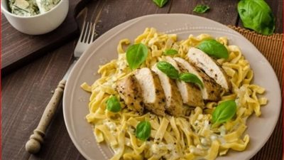 فيتوتشيني بالدجاج والكريمة