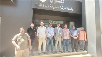 السكرتير المساعد يتفقد المركز التكنولوجي بديروط لتقديم التسهيلات في التصالح 