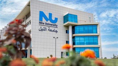 طلاب جامعة النيل الأهلية ينظمون معرضا للمنتجات المحلية المصنوعة بأيديهم