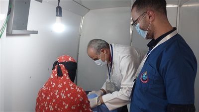 الكشف على ٩٢٨ مواطن ضمن قافلة طبية بوادي النطرون 