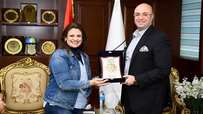 وزيرة الهجرة تصل بني سويف لبدء جولة بالمحافظة في إطار مبادرة «مراكب النجاة»