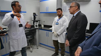 محافظ سوهاج يطلق بدء التشغيل التجريبي لمشروع الصرف الصحي بالكولة