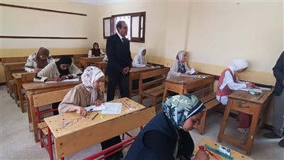 محافظ شمال سيناء يتفقد إمتحانات الشهادة الإعدادية بالشيخ زويد