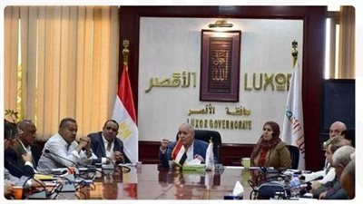 وزارة العمل تجتمع مع القيادات التنفيذية والشعبية لبحث الخدمات المقدمة للمواطنين بالأقصر