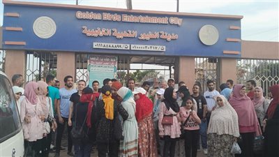 طلاب مركز نور البصيرة لذوي الإعاقة بجامعة سوهاج في رحلة ترفيهية