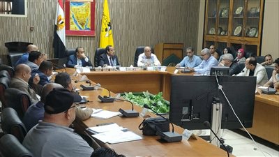 محافظ شمال سيناء يتابع تقديم طلبات التصالح