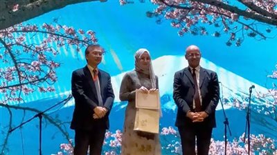 رئيس جامعة بنها يهنىء الفائزين بمسابقة الخطابة باللغة اليابانية