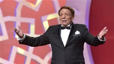 عادل إمام .. المتحدة تحتفل بعيد ميلاد الزعيم على أغنية 