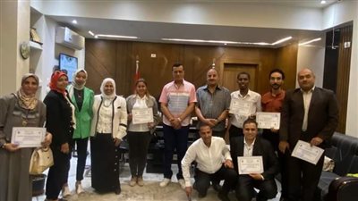 وكيل تعليم قنا يكرم عددًا من المعلمين المتميزين فى العام الدراسي الحالي 