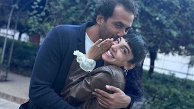 سلمي أبو ضيف.. من عارضة أزياء الى الأضواء والشهرة