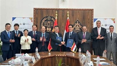 تجديد بروتوكول التعاون بين جامعة بنها وجامعة ووهان الصينية 