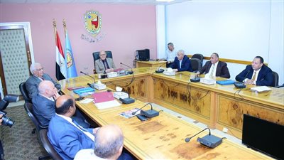  المجلس الأعلى للجامعات يشيد بالإمكانيات الفنية والبنية التحتية لطب أسنان جامعة سوهاج