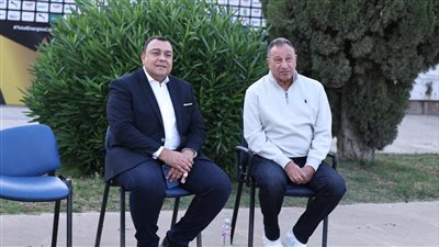 قبل مواجهة الترجي.. السفير المصري يحضر مران الأهلي على ملعب رادس