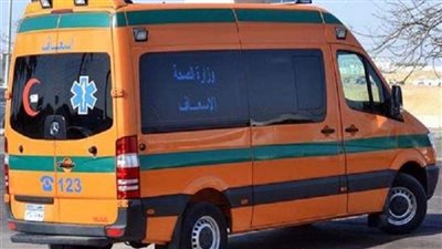 إصابة سائق ونجلته في حادث انقلاب تروسيكل بسوهاج