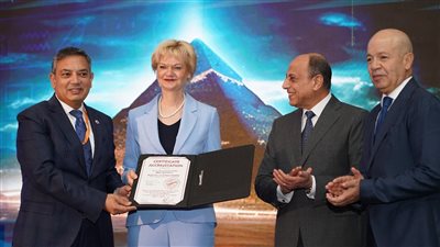 افتتاح فاعليات المؤتمر الطبي لمستشفى مصر للطيران حول 