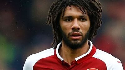 محمد النني يودع جماهير آرسنال في مباراة إيفرتون 