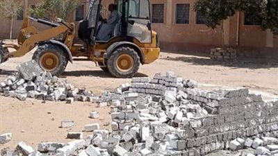 إزالة التعديات على الأراضي الزراعية بيوسف الصديق في الفيوم 