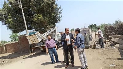 رئيس مركز كفر شكر يتفقد أعمال النظافة ورفع القمامة