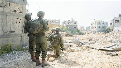 مسؤول اسرائيلى ..العمليات العسكرية  فى رفح يعرّض الرهائن للخطر ويجعل السنوار متصلبا في موقفه