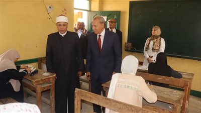 محافظ القليوبية يطمئن على سير امتحانات الشهادتين الإعدادية العامة والأزهرية 