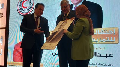 كوثر محمود: التمريض يقدم تضحيات غير مشروطة لإنقاذ حياة المرضي 