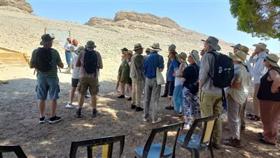 وفود سياحية أوروبية تزور المناطق الأثرية بالمنيا