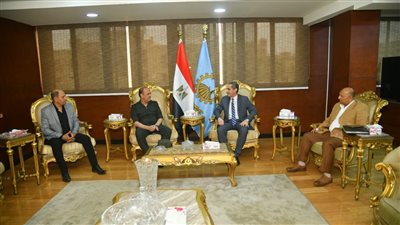 محافظ الغربية يناقش الموقف التنفيذي لكورنيش المحلة