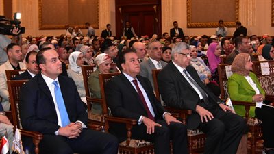 وزير الصحة يؤكد اهتمام القيادة السياسية بوضع استراتيجية متكاملة لتطوير قطاع التمريض